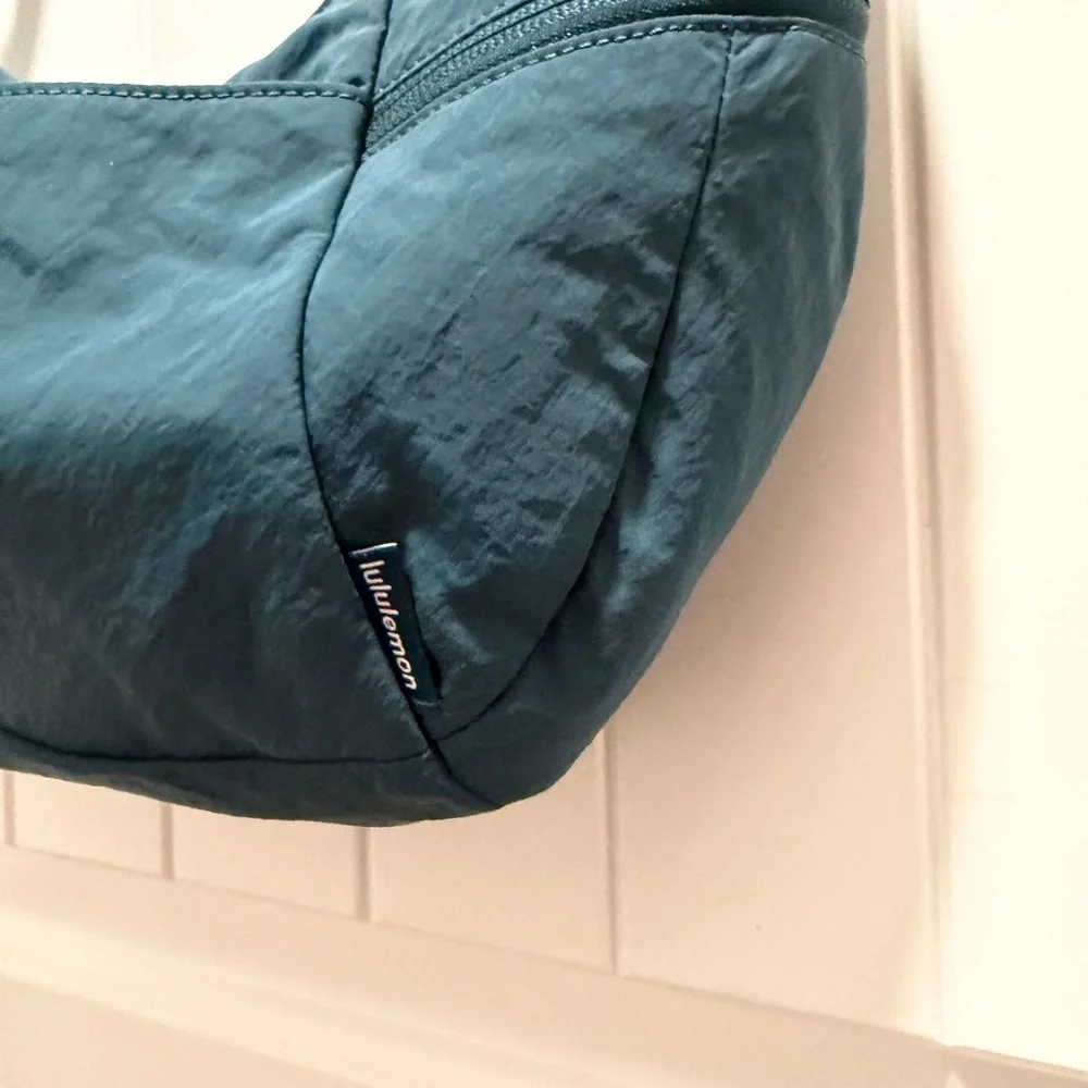 Lululemon Nylon Crescent Shoulder Bag - Teal Blue - Picture 3 of 5